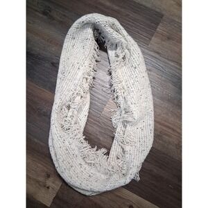 Club‎ Monaco Italian Yarn Infinity Scarf Wool Blend Chunky Fringed